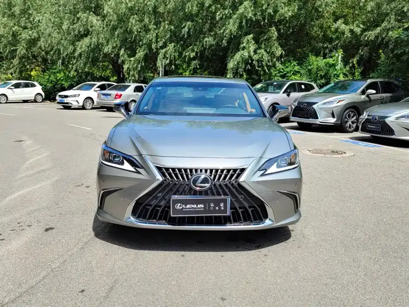 Lexus ES, 2024