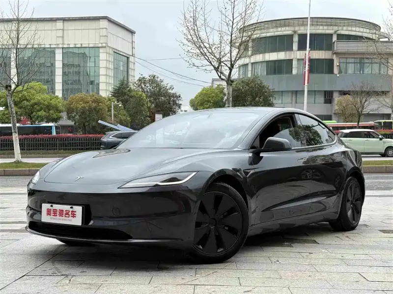 Tesla Model 3, 2025