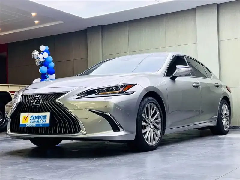 Lexus ES, 2019