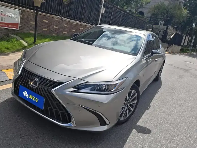 Lexus ES, 2021