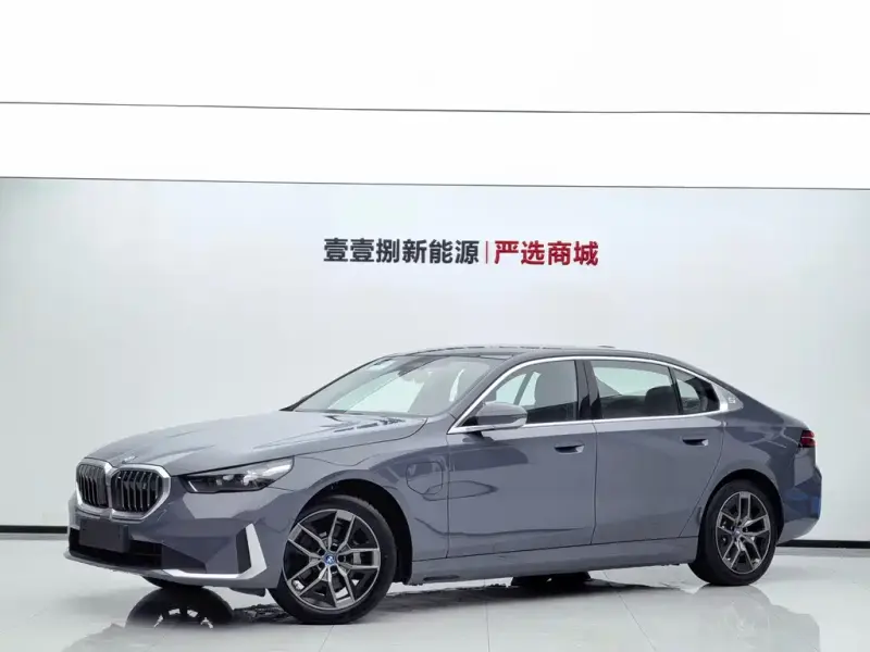 BMW i5, 2025 — фото 1