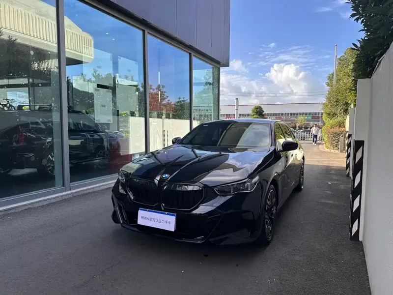 BMW 5 Series, 2025