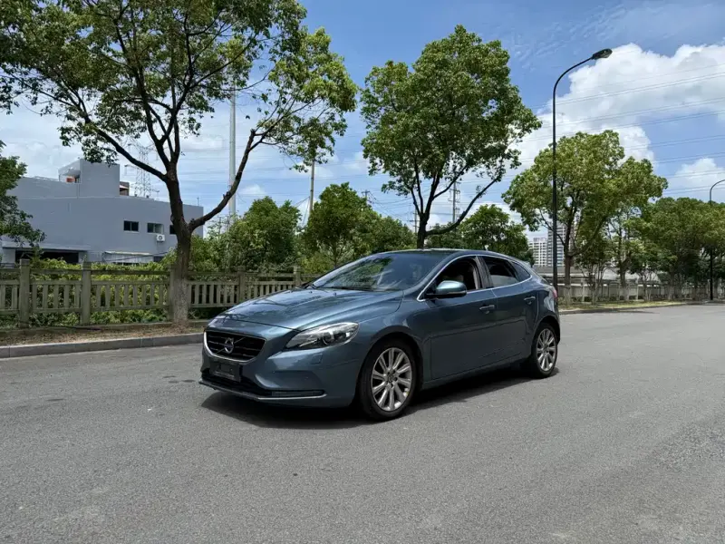 Volvo V40, 2013