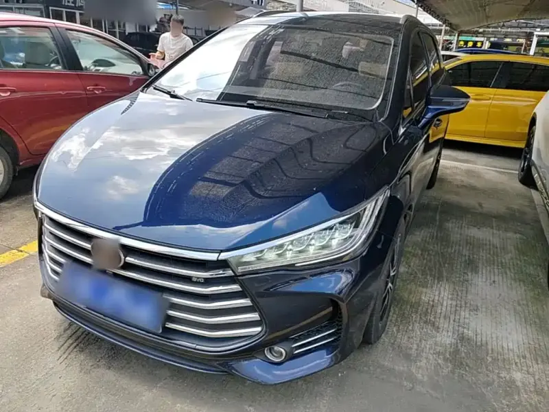 BYD MAX, 2018