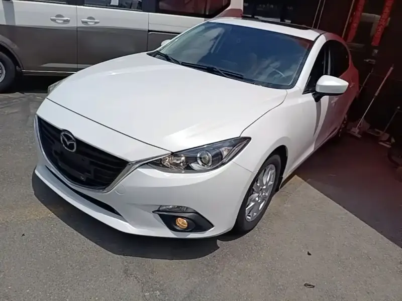 Mazda 3 Axela, 2015