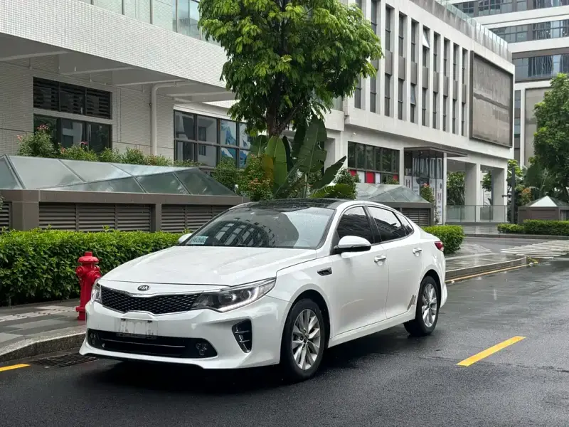 Kia K5, 2016