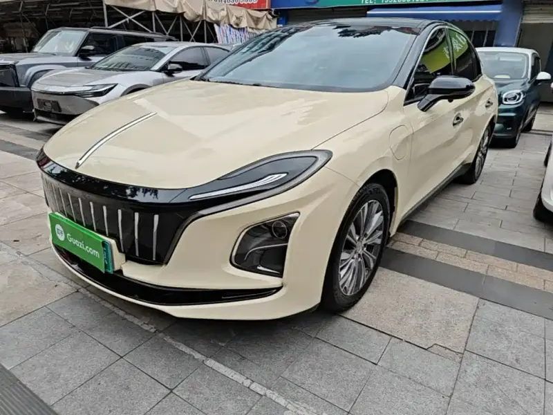Hongqi E-QM5, 2023