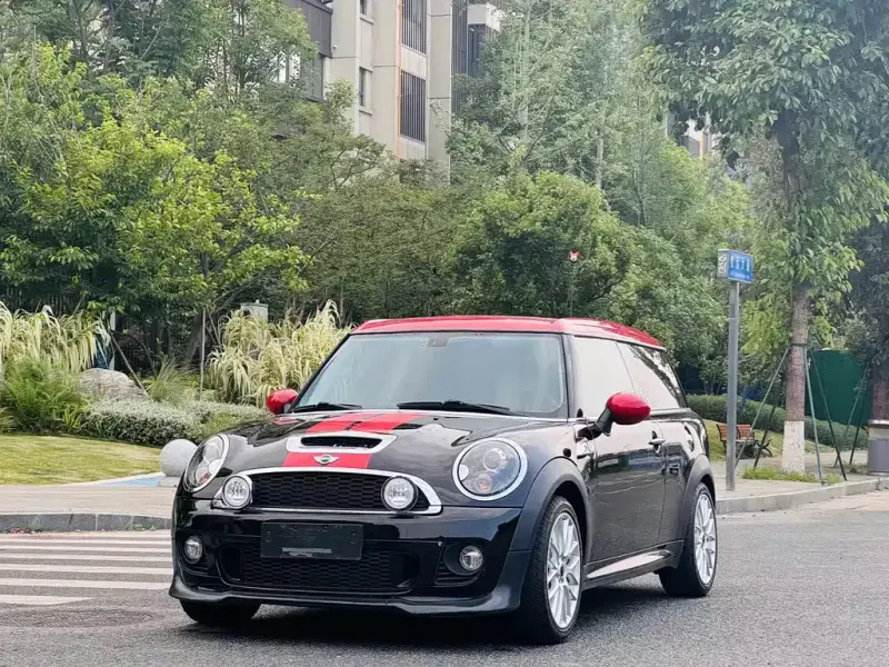 MINI Clubman, 2012
