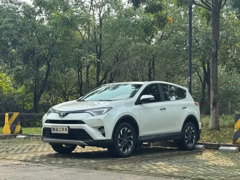 Toyota RAV4, 2017 — фото 1