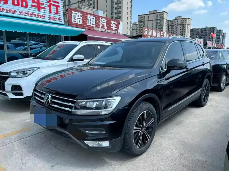 Volkswagen Tiguan L, 2020 — фото 1