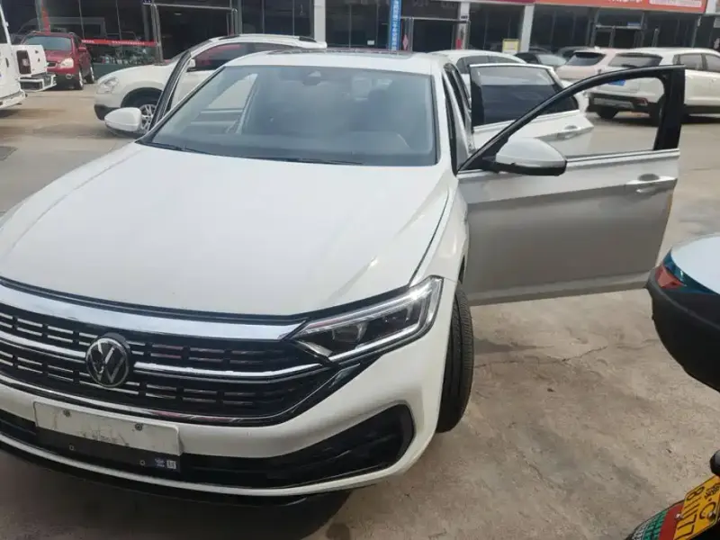 Volkswagen Sagitar, 2023