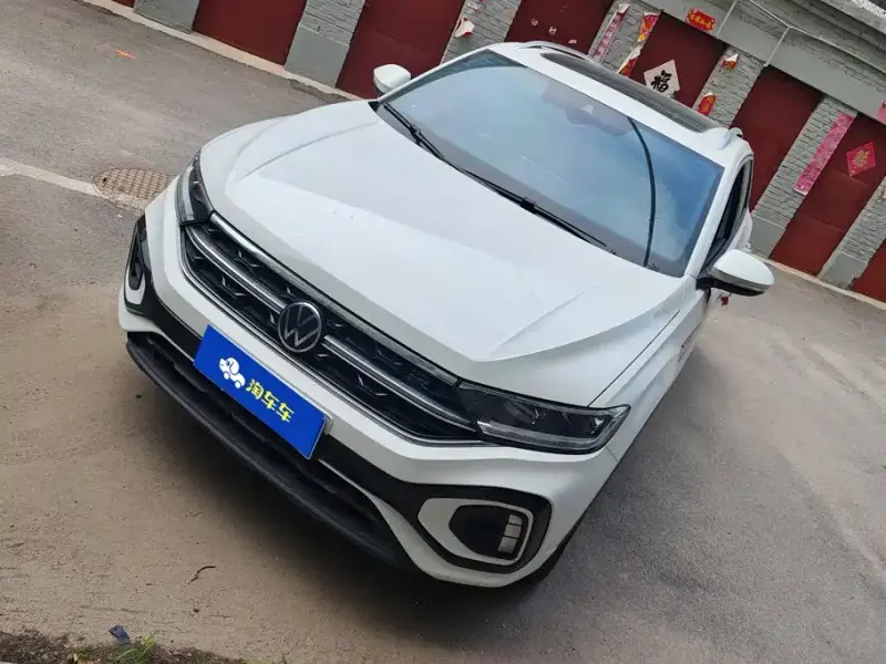Volkswagen T-Roc, 2024