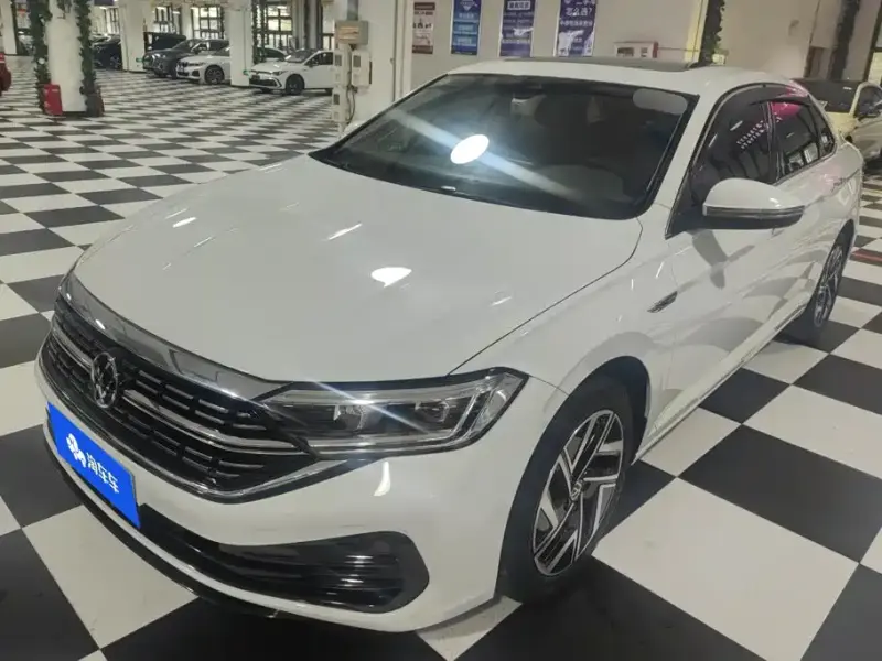 Volkswagen Sagitar, 2022