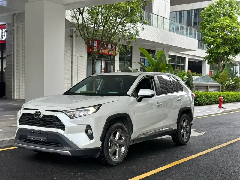 Toyota RAV4, 2022 — фото 1