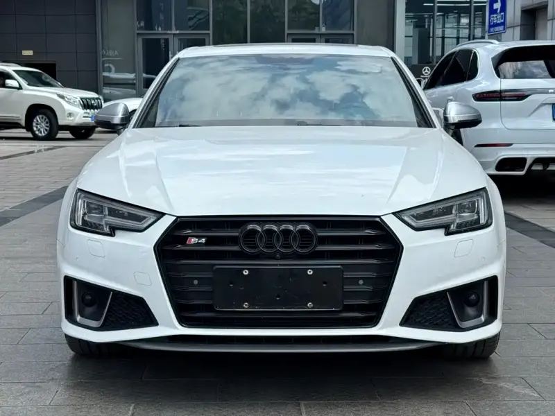 Audi A4L, 2019