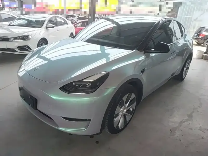 Tesla Model Y, 2021
