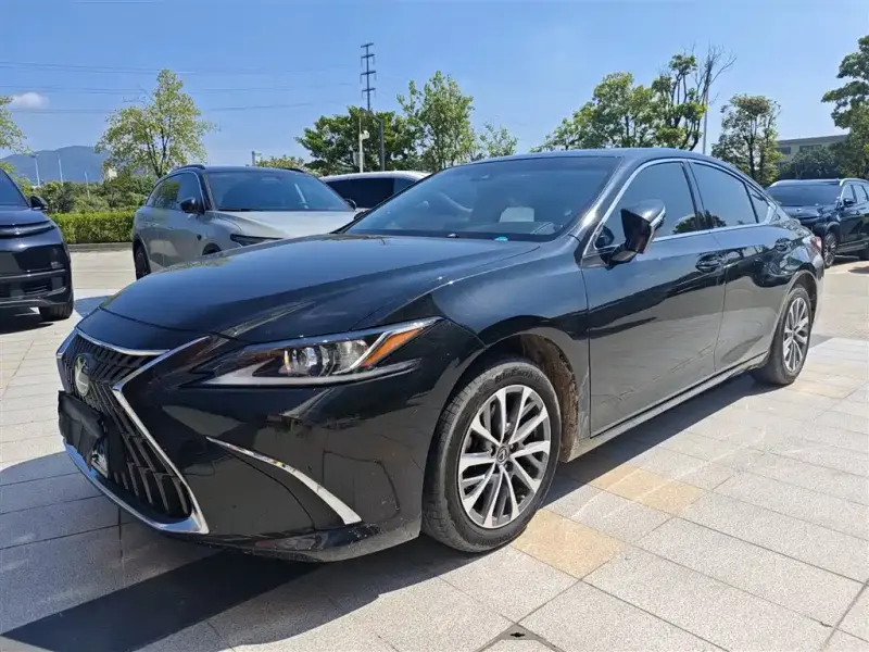 Lexus ES, 2024