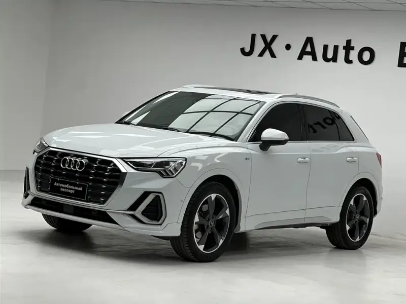 Audi Q3, 2022 — фото 1