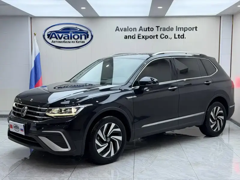 Volkswagen Tiguan L, 2023 — фото 1