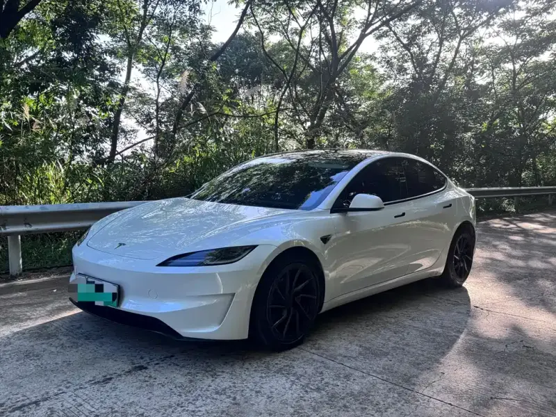 Tesla Model 3, 2024