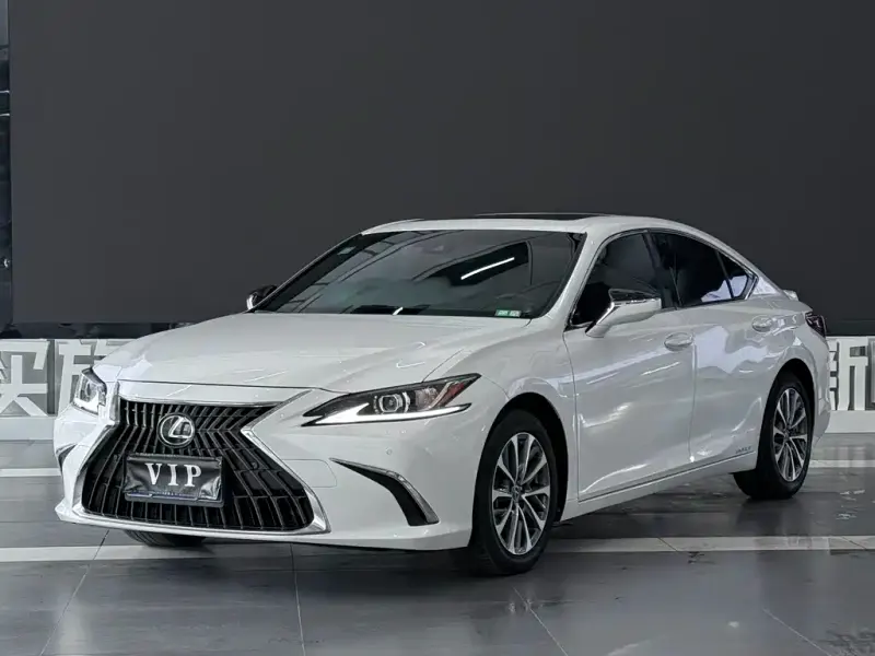 Lexus ES, 2023