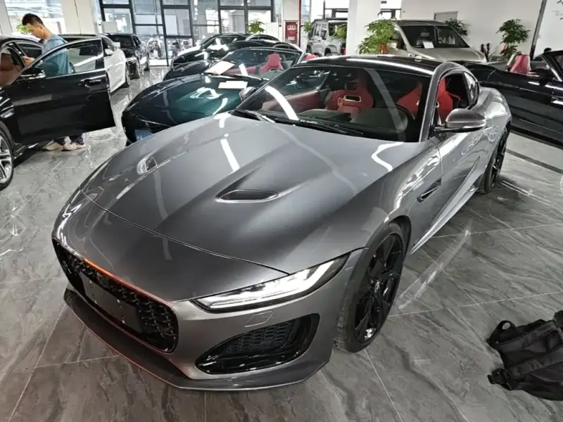 Jaguar F-TYPE, 2024