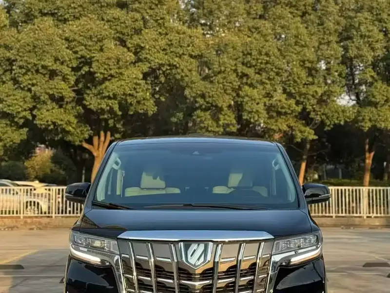 Toyota Alphard, 2022
