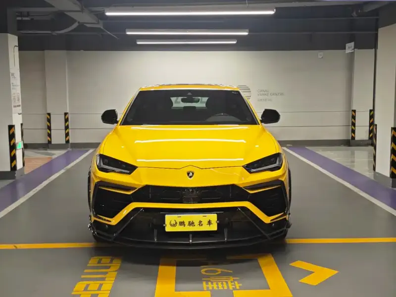 Lamborghini Urus, 2022 — фото 1