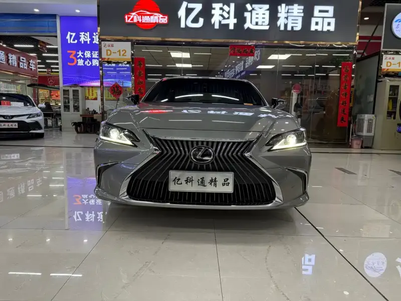 Lexus ES, 2019
