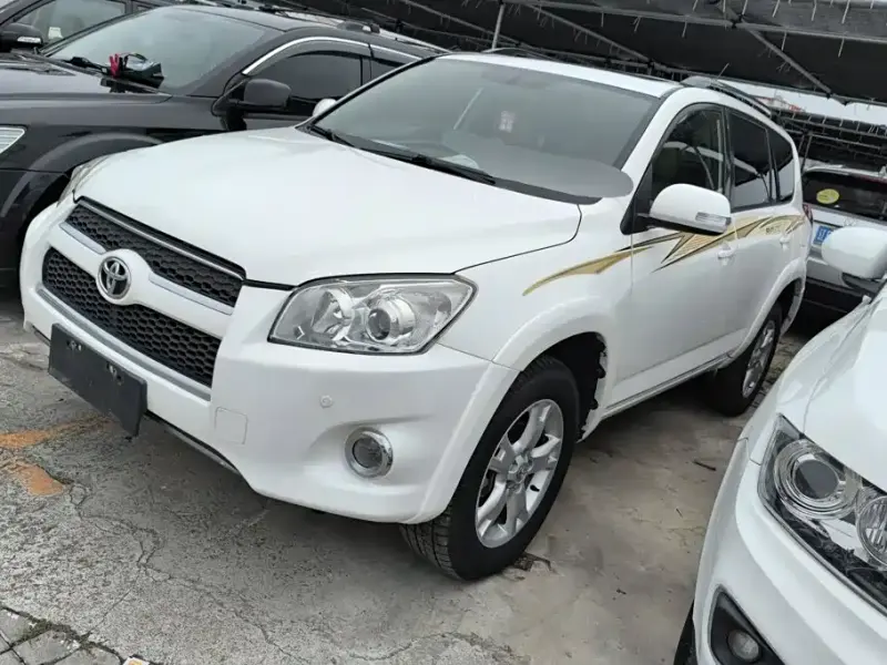 Toyota RAV4, 2011