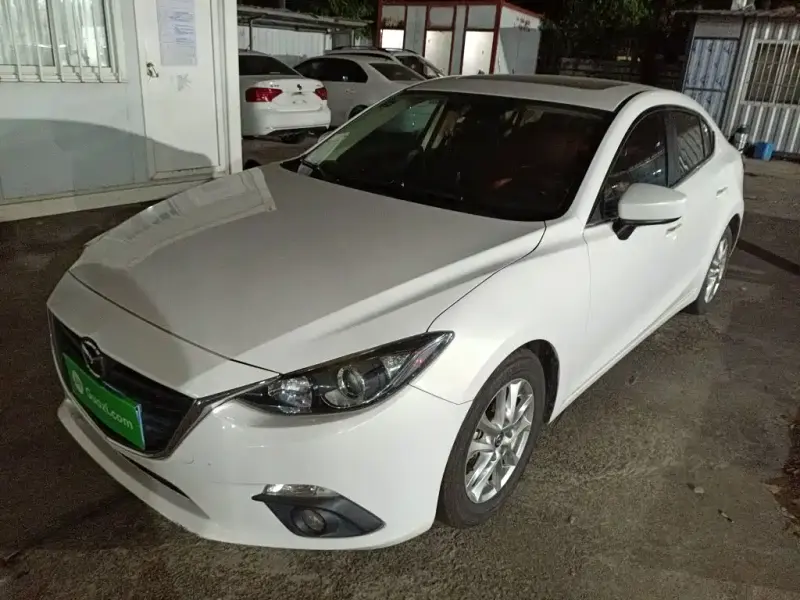 Mazda 3 Axela, 2015