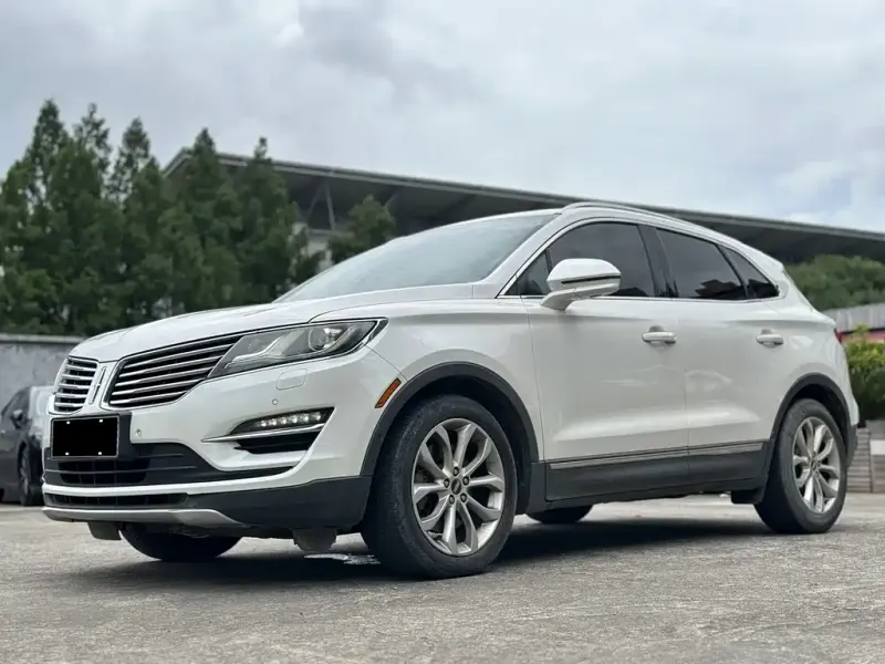 Lincoln MKC, 2015