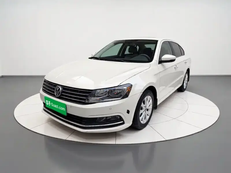 Volkswagen Lavida, 2015 — фото 1