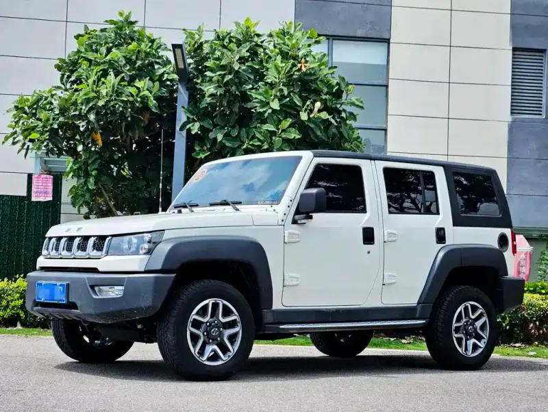 Beijing Off-Road BJ40 BAIC Beijing BJ40 2016 40L 2.3T Auto 4WD Premium Edition, 2018 — фото 1