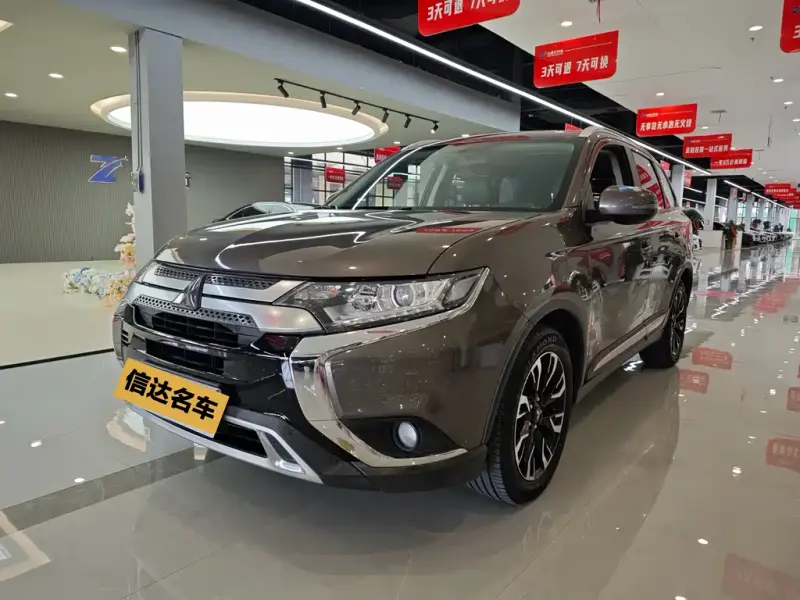 Mitsubishi Outlander, 2019 — фото 1
