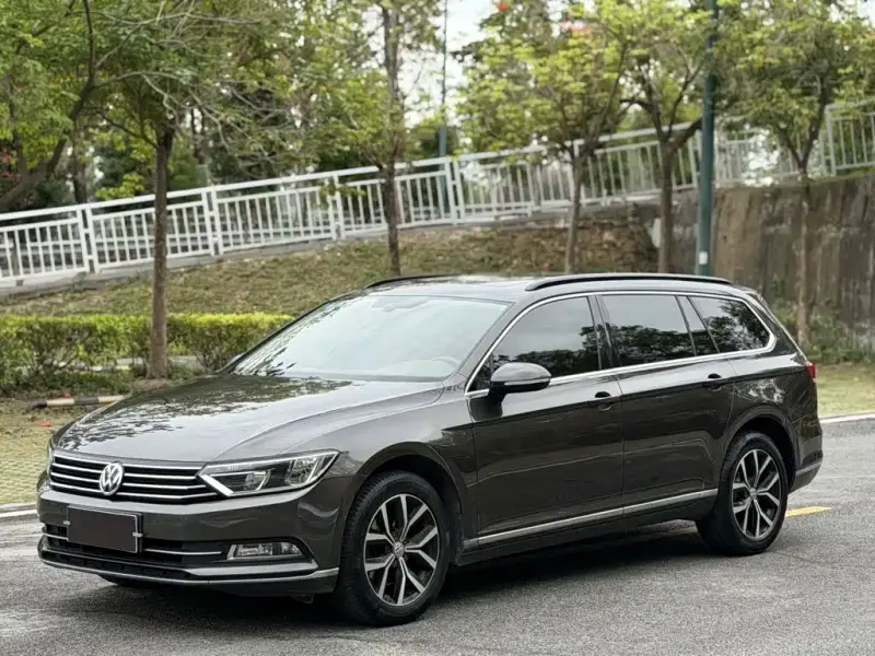 Volkswagen Viloran, 2016