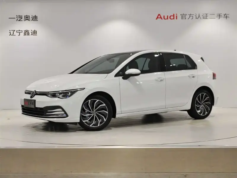 Volkswagen Golf, 2024