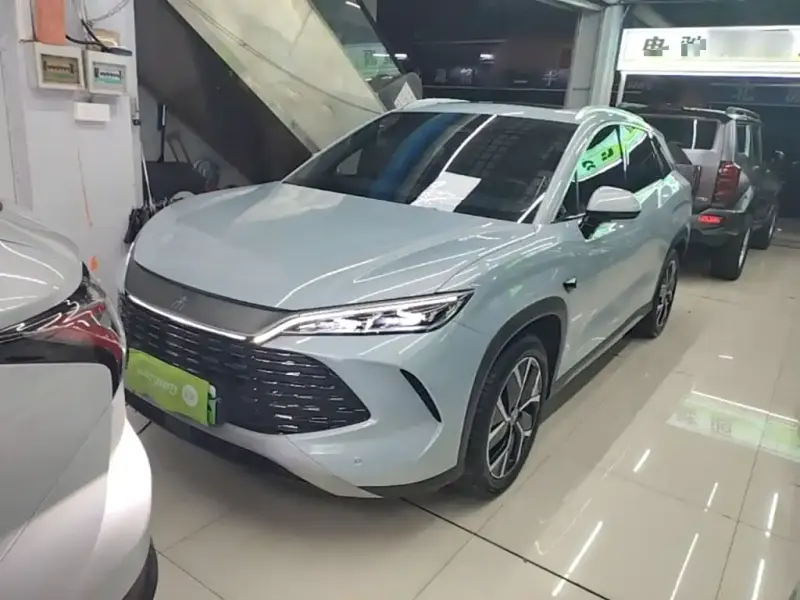 BYD L DM-i, 2025