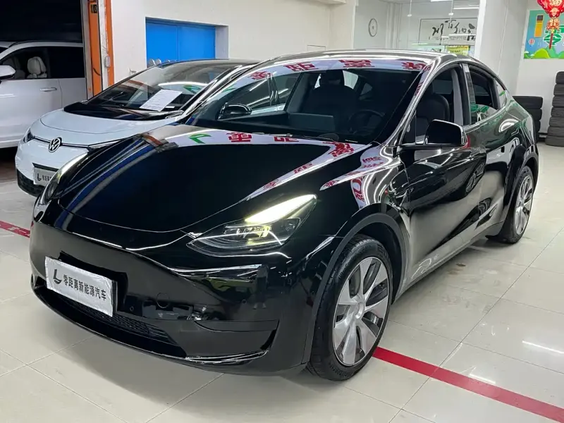 Tesla Model Y, 2022