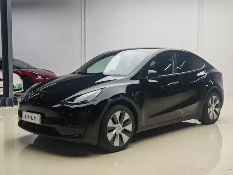 Tesla Model Y, 2022
