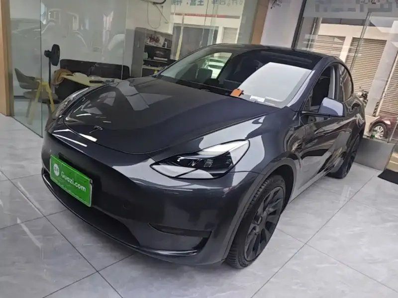 Tesla Model Y, 2023