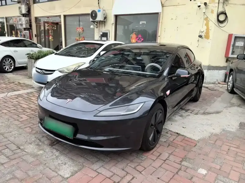 Tesla Model 3, 2025
