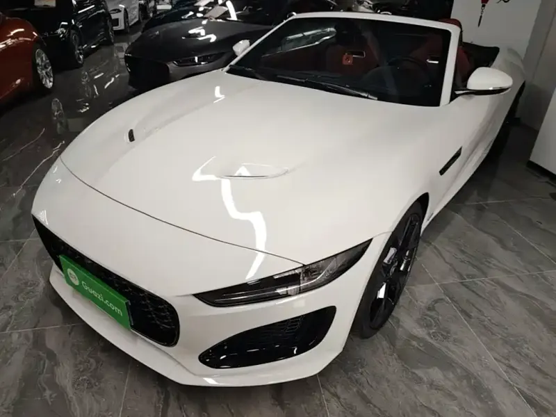 Jaguar F-TYPE, 2024