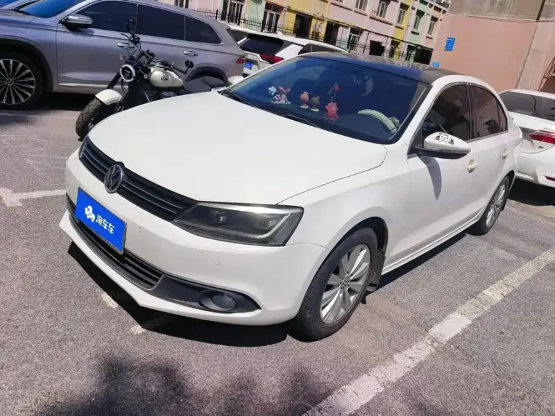 Volkswagen Sagitar, 2015