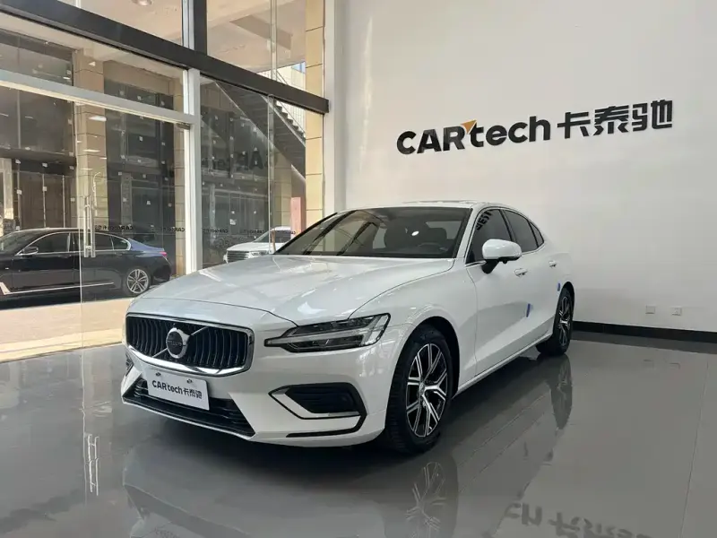 Volvo S60, 2023 — фото 1