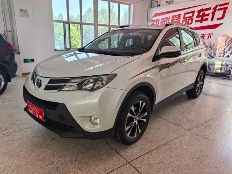 Toyota RAV4, 2015 — фото 1