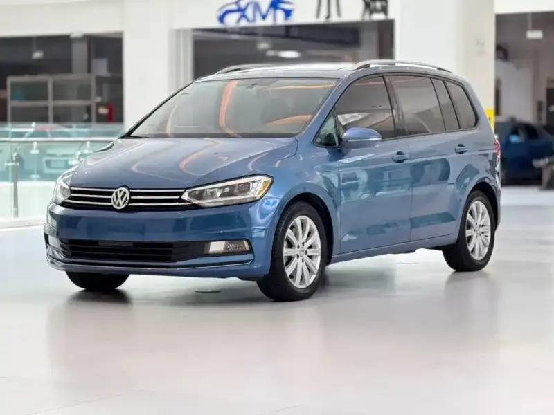Volkswagen Touran, 2018 — фото 1