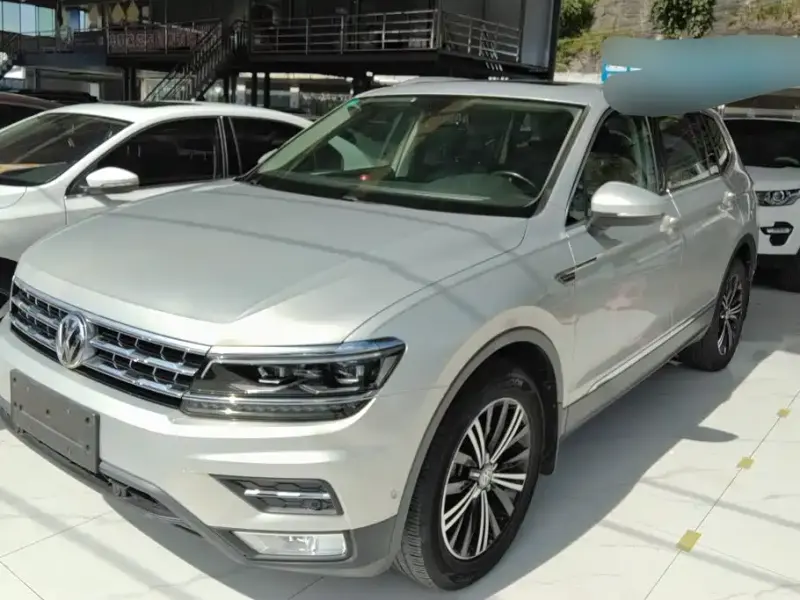 Volkswagen Tiguan L, 2017 — фото 1
