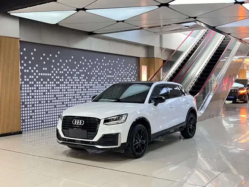 Audi Q2L, 2019