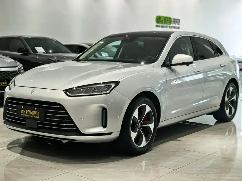 AITO M5, 2022